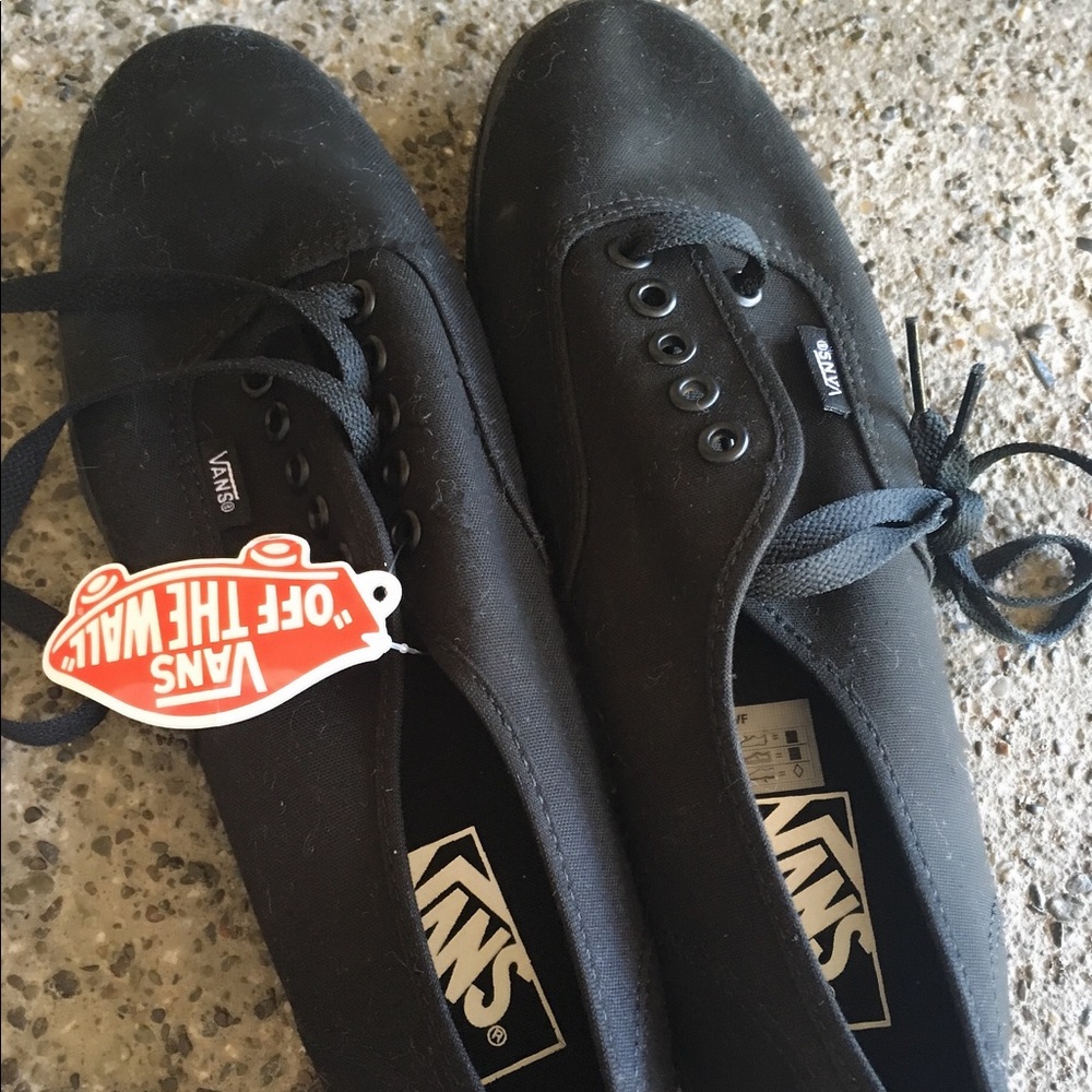 NWT Black Authentic Vans Women’s 8.5
